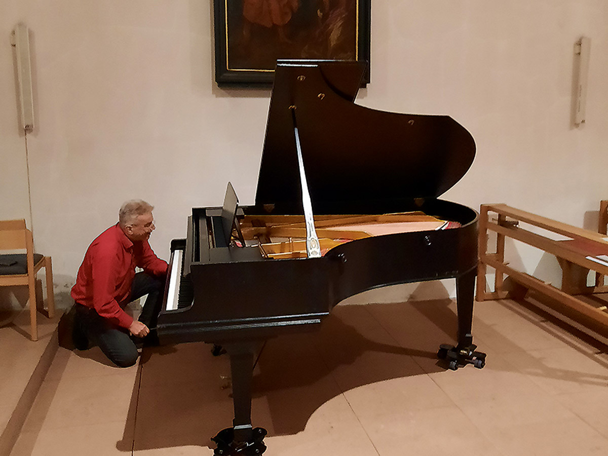 120 Jahre alten IBACH-Flügel