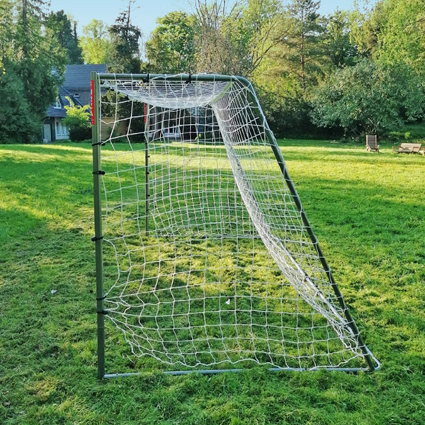 Neues Fußballtor